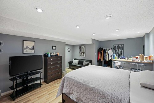 64 Abbeydale Villas Ne, Calgary, AB - Indoor Photo Showing Bedroom