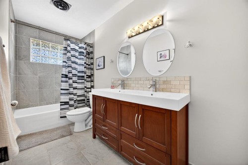 154 Windermere Road Sw, Calgary, AB - Indoor Photo Showing Bathroom