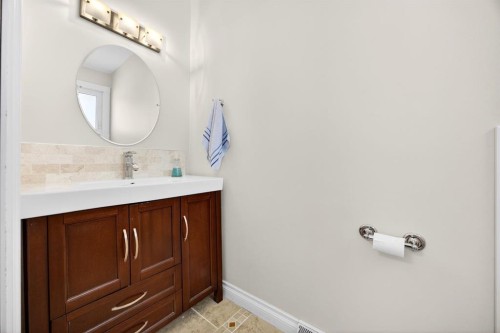 154 Windermere Road Sw, Calgary, AB - Indoor Photo Showing Bathroom
