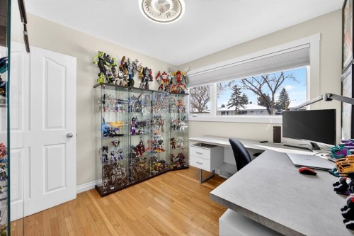 154 Windermere Road Sw, Calgary, AB - Indoor Photo Showing Office