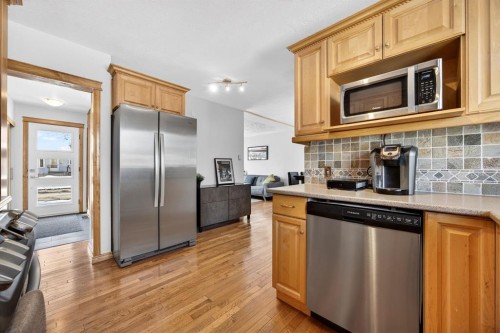 154 Windermere Road Sw, Calgary, AB - Indoor Photo Showing Kitchen