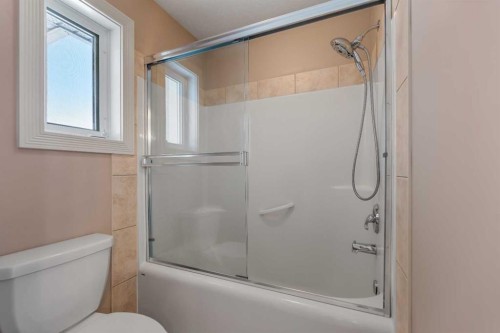 3 Lynx Meadows Drive Nw, Calgary, AB - Indoor Photo Showing Bathroom