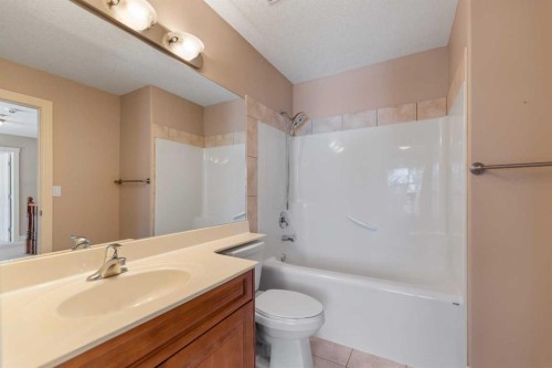 3 Lynx Meadows Drive Nw, Calgary, AB - Indoor Photo Showing Bathroom