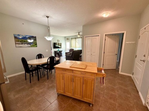 323-43 Sunrise Loop Se, High River, AB - Indoor Photo Showing Dining Room