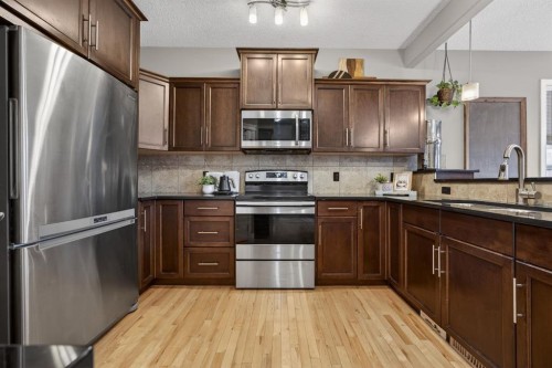 232 Mahogany Terrace Se, Calgary, AB - Indoor Photo Showing Kitchen With Stainless Steel Kitchen