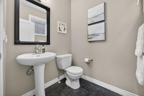 232 Mahogany Terrace Se, Calgary, AB - Indoor Photo Showing Bathroom