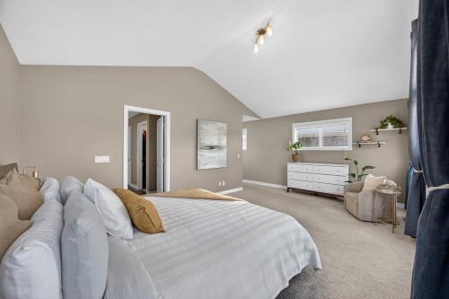 232 Mahogany Terrace Se, Calgary, AB - Indoor Photo Showing Bedroom