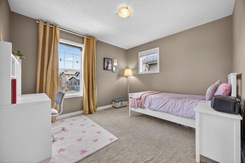 232 Mahogany Terrace Se, Calgary, AB - Indoor Photo Showing Bedroom