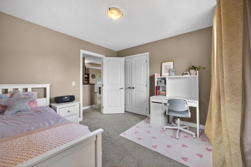 232 Mahogany Terrace Se, Calgary, AB - Indoor Photo Showing Bedroom