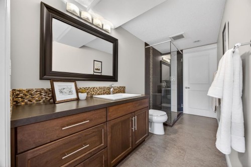 232 Mahogany Terrace Se, Calgary, AB - Indoor Photo Showing Bathroom