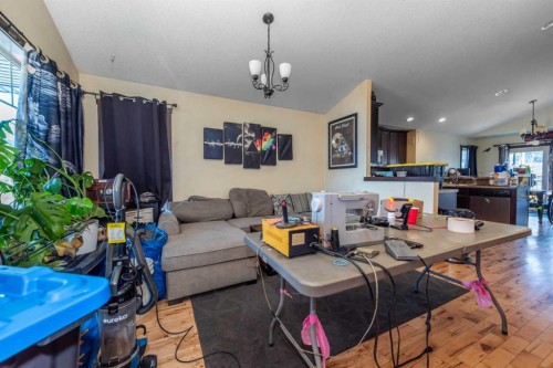 100 Willow Ridge Link, Diamond Valley, AB - Indoor Photo Showing Other Room