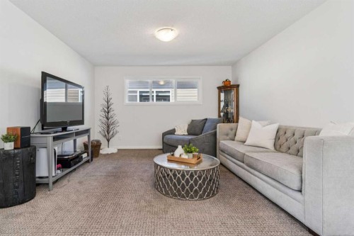 58 Buckskin Way, Cochrane, AB - Indoor Photo Showing Living Room