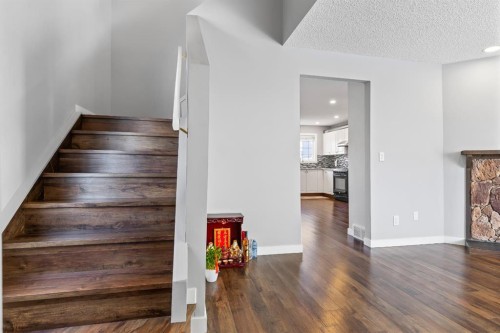 392 Templeside Circle Ne, Calgary, AB - Indoor Photo Showing Other Room