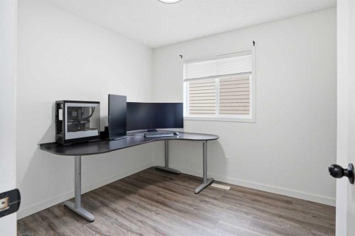 113 Mt Lorette Place Se, Calgary, AB - Indoor