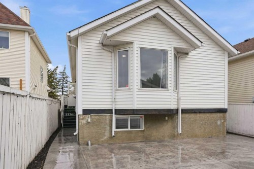 113 Mt Lorette Place Se, Calgary, AB - Outdoor