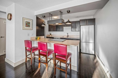 504-505 19 Avenue Sw, Calgary, AB - Indoor Photo Showing Kitchen With Stainless Steel Kitchen