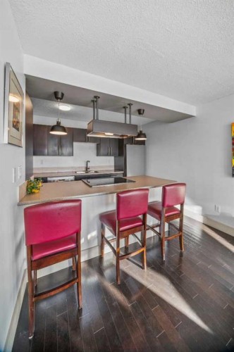 504-505 19 Avenue Sw, Calgary, AB - Indoor Photo Showing Other Room