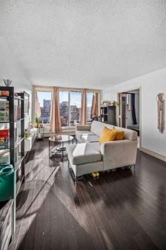 504-505 19 Avenue Sw, Calgary, AB - Indoor Photo Showing Living Room