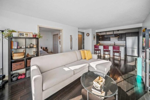 504-505 19 Avenue Sw, Calgary, AB - Indoor Photo Showing Living Room