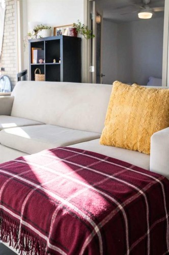 504-505 19 Avenue Sw, Calgary, AB - Indoor Photo Showing Bedroom