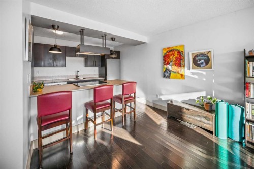 504-505 19 Avenue Sw, Calgary, AB - Indoor Photo Showing Kitchen