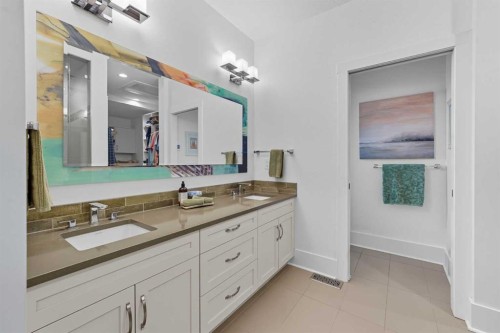 602 Macleod Trail Sw, High River, AB - Indoor Photo Showing Bathroom