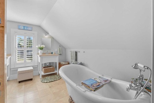 602 Macleod Trail Sw, High River, AB - Indoor Photo Showing Bathroom