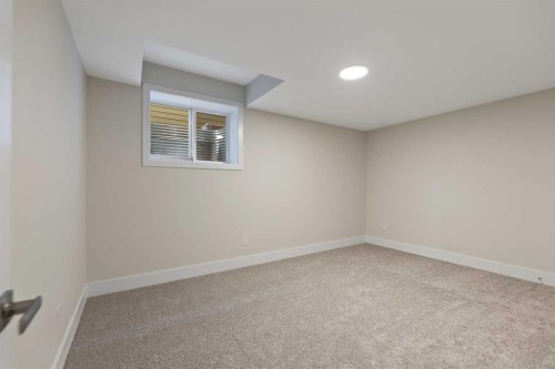 185 South Shore View, Chestermere, AB - Indoor Photo Showing Other Room