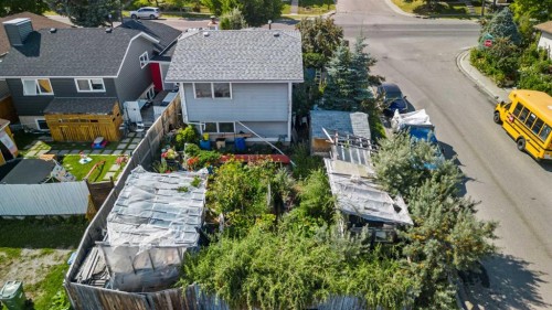 16 Tararidge Drive Ne, Calgary, AB - Outdoor