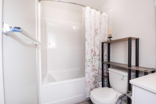 2303-220 Seton Grove Se, Calgary, AB - Indoor Photo Showing Bathroom