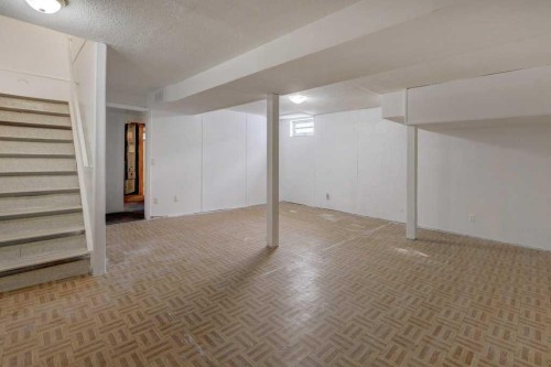 27 Castleglen Road Ne, Calgary, AB - Indoor