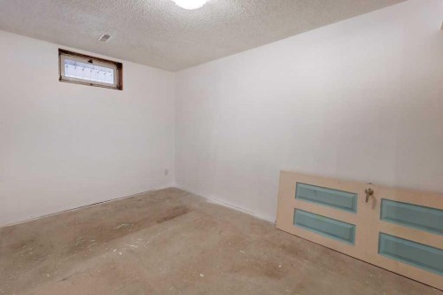 27 Castleglen Road Ne, Calgary, AB - Indoor Photo Showing Other Room