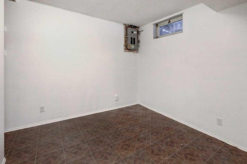 27 Castleglen Road Ne, Calgary, AB - Indoor Photo Showing Other Room