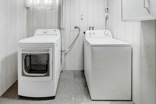 27 Castleglen Road Ne, Calgary, AB - Indoor Photo Showing Laundry Room