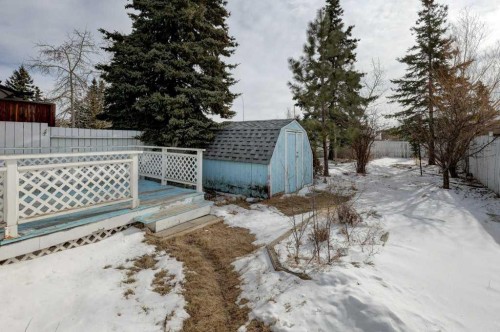 27 Castleglen Road Ne, Calgary, AB - Outdoor