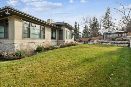 215 Patton Court Sw, Calgary, AB - Outdoor
