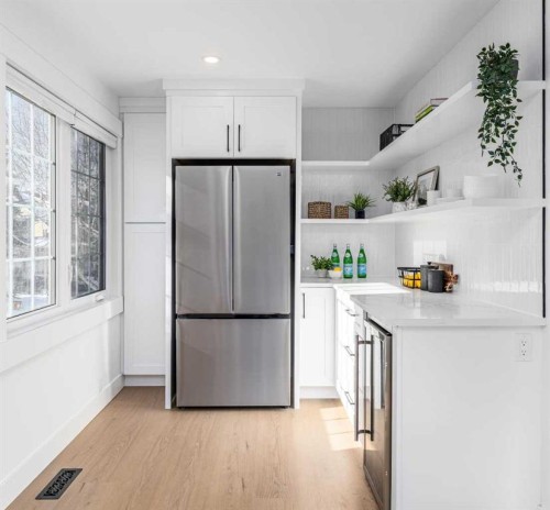 357 Point Mckay Gardens Nw, Calgary, AB - Indoor Photo Showing Kitchen
