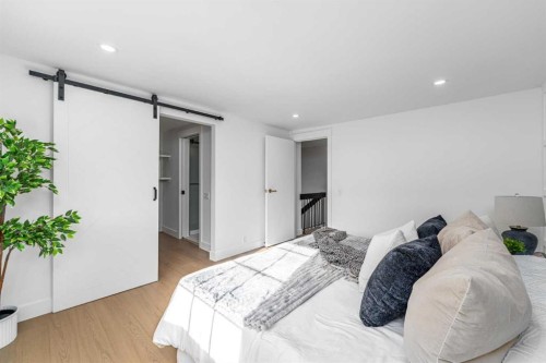 357 Point Mckay Gardens Nw, Calgary, AB - Indoor Photo Showing Bedroom