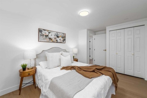 357 Point Mckay Gardens Nw, Calgary, AB - Indoor Photo Showing Bedroom