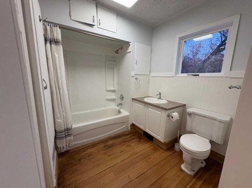 40025 Range Road 222, Rural Lacombe County, AB - Indoor Photo Showing Bathroom