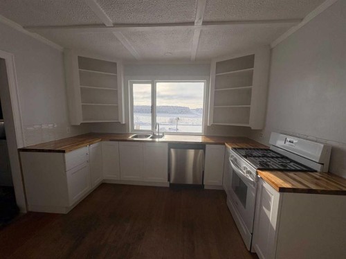 40025 Range Road 222, Rural Lacombe County, AB - Indoor Photo Showing Kitchen