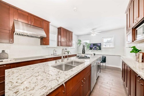 5808 Dalton Drive Nw, Calgary, AB - Indoor Photo Showing Kitchen With Double Sink