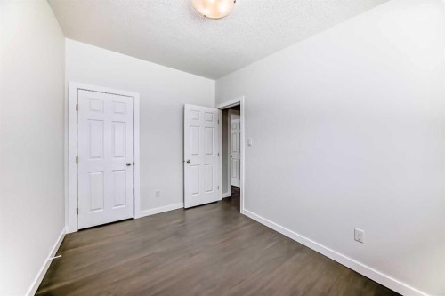 5808 Dalton Drive Nw, Calgary, AB - Indoor Photo Showing Other Room