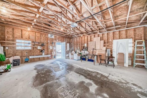 5808 Dalton Drive Nw, Calgary, AB - Indoor Photo Showing Garage