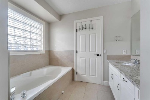 202 Coral Reef Manor Ne, Calgary, AB - Indoor Photo Showing Bathroom