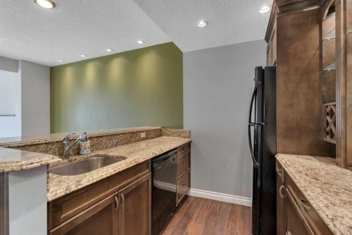 202 Coral Reef Manor Ne, Calgary, AB - Indoor Photo Showing Kitchen