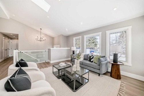 7 Lake Sundance Place Se, Calgary, AB - Indoor Photo Showing Living Room