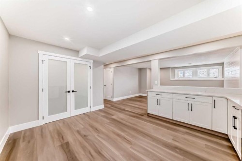 7 Lake Sundance Place Se, Calgary, AB - Indoor Photo Showing Other Room