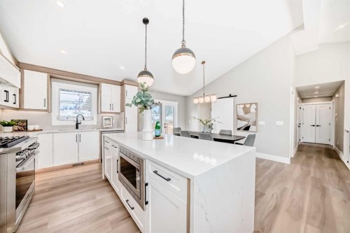 7 Lake Sundance Place Se, Calgary, AB - Indoor Photo Showing Kitchen
