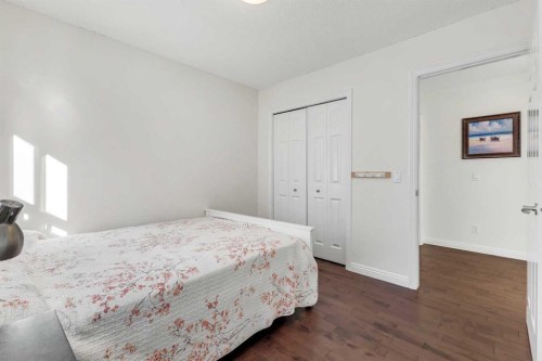 29 Sunset Close, Cochrane, AB - Indoor Photo Showing Bedroom